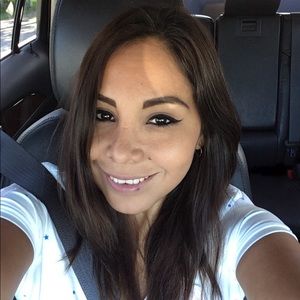 Meet your Posher, Edith